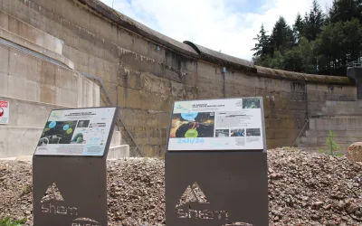 La SHEM installe des panneaux touristiques  pour faire découvrir le barrage des Galens